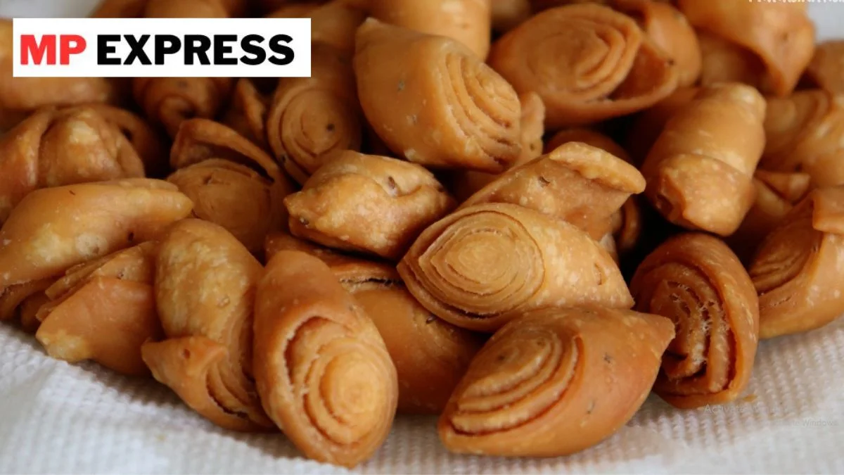 Namak Paare Recipe
