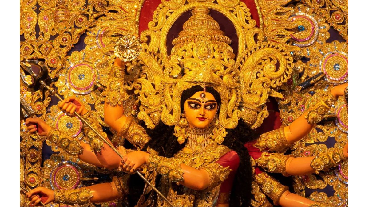 Durga Ashtami: दुर्गा अष्टमी पर पंडित प्रदीप मिश्रा के बताएं उपायों से मां महागौरी को करें प्रसन्न, सभी समस्याओं से मिलेगा चुटकारन