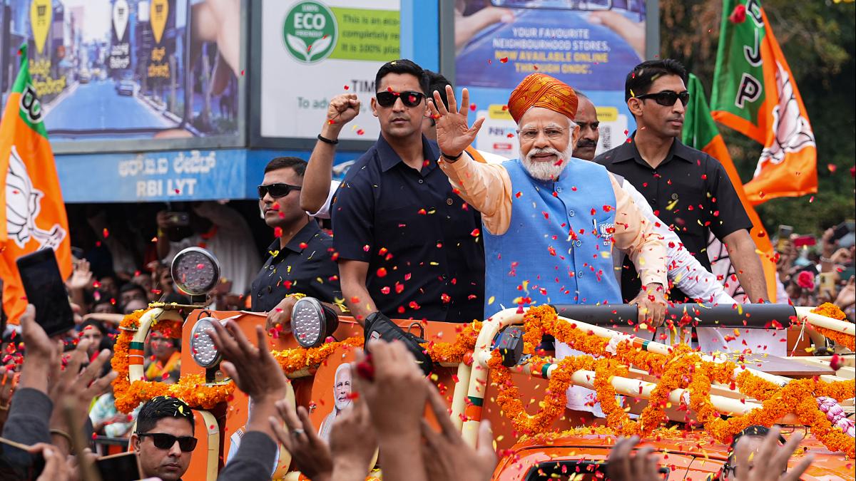 इंदौर में प्रधानमंत्री की सुरक्षा में बड़ी चूक! बाल-बाल बचे PM Modi