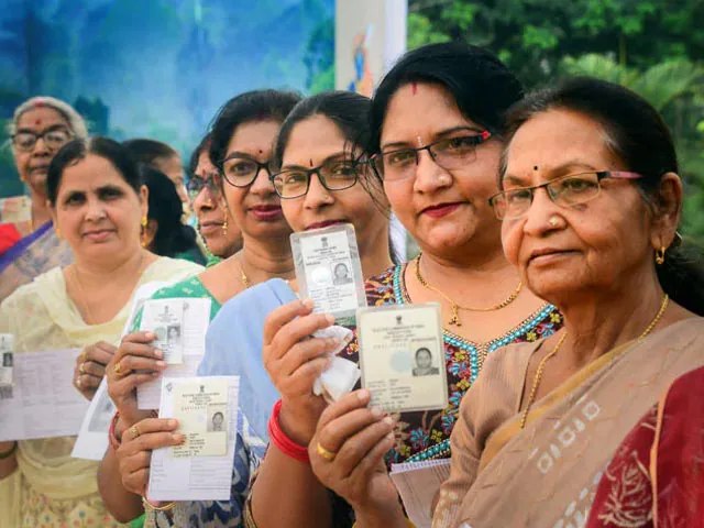 Lok Sabha Chunav Phase 4 Voting: आज 10 राज्यों की 96 सीटों पर मतदान के द्वारा अखिलेश यादव और ओवैसी जैसे दिग्गज नेताओं की किस्मत का होगा फैसला