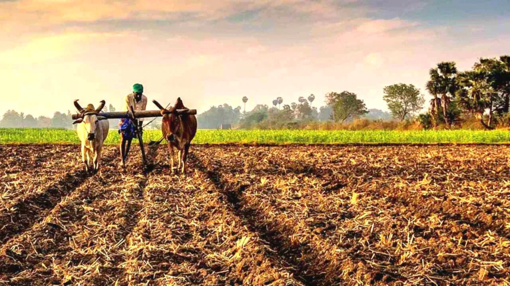 khet kharidne ke liye loan: अब सरकार एक आम व्यक्ति को भी दे रही खेत खरीदने के लिए लोन, जाने कैसे ?