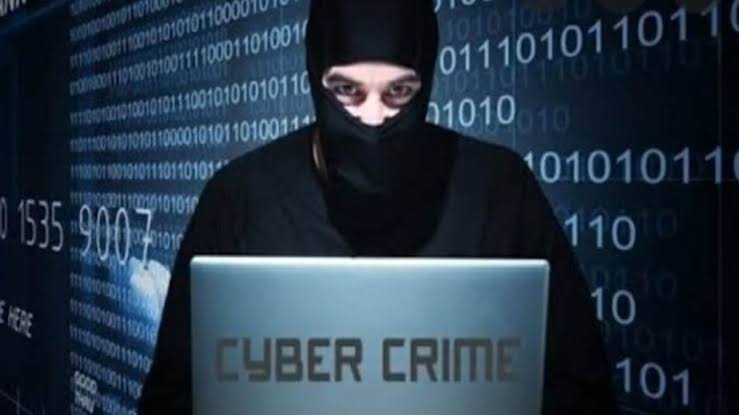 Cyber Fraud Case: ठगों ने खोजा लूट का नया तरीका! सोशल मीडिया पर रील लाइक करते ही खाते से कटे 56 लाख, आप भूलकर भी न करें ये गलती