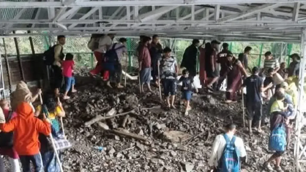 मां वैष्णो की भक्ति राह में अड़चन बनी प्रकृति!! कटरा में भूस्खलन ने मचाया हाहाकार