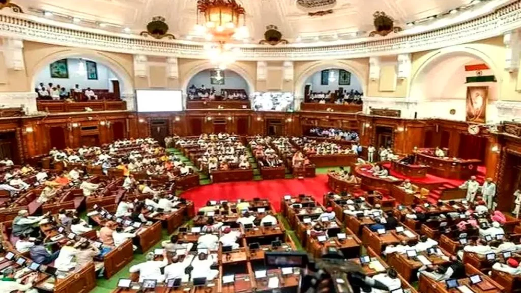 mp मध्यप्रदेश विधानसभा में विधायकों पर नई बंदिशें: नारेबाजी और प्रदर्शन पर रोक, विपक्ष ने बताया अलोकतांत्रिक