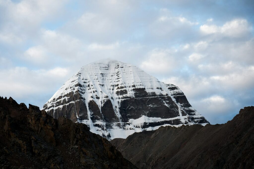 Kailash Mansarovar Yatra: जिसे देखने खुद ब्रह्मा भी तरसते हैं, 6 साल बाद खुले उस कैलाश के द्वार, शिवभक्तों की आस्था ने रचा इतिहास