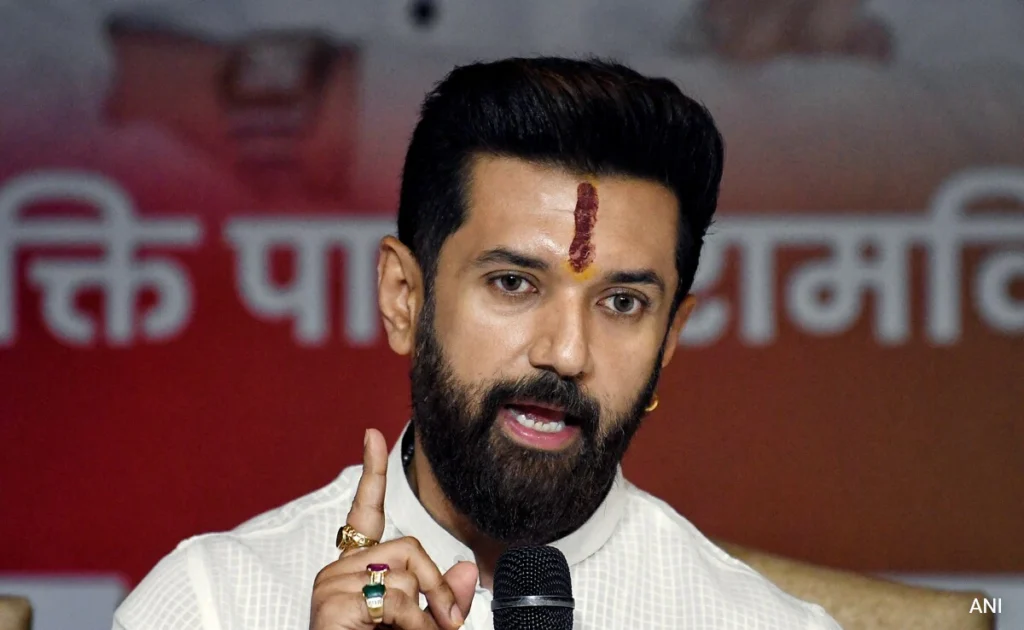 bihar chunav से पहले बदले चिराग पासवान के सुर!! नीतीश कुमार के समर्थन में बोले- "CM पद की शपथ वही लेंगे