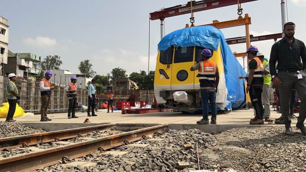 INDOR METRO:: का नया पड़ाव: 11 किलोमीटर रूट पर ट्रॉली रन सफल, अब कोच ट्रायल की तैयारी